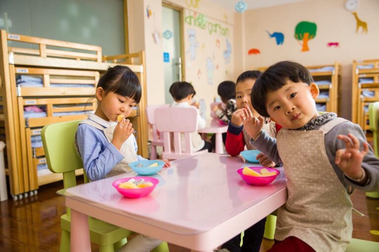 veja como a escola pode ajudar na alimentação do seu filho