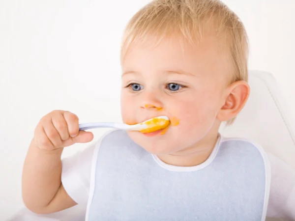 Quais frutas o bebê de 1 ano pode comer