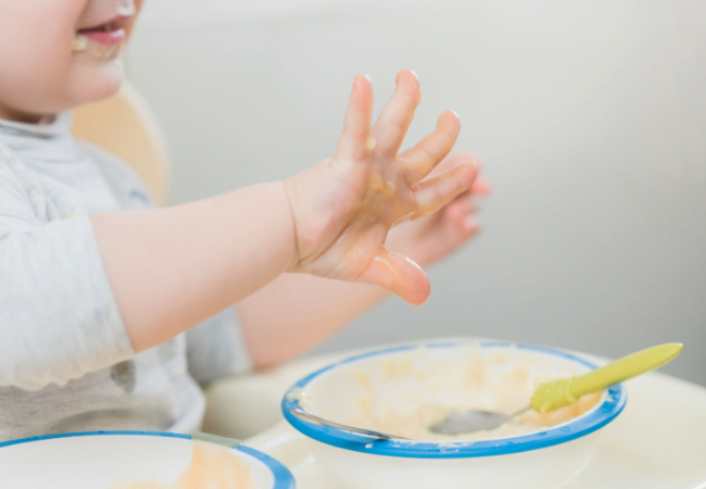 Pratinhos fundos são ideais para a introdução alimentar