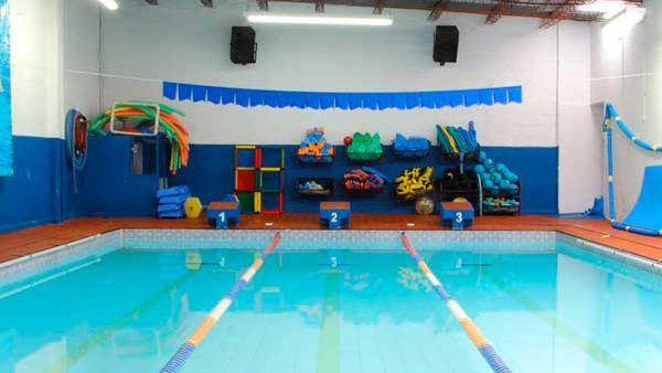 piscina de natação infantil