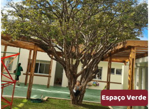 Foto do espaço verde da unidade Brooklin da escola infantil AVIVA