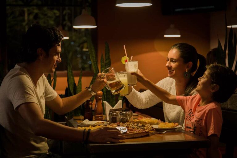 foto de um jantar em família