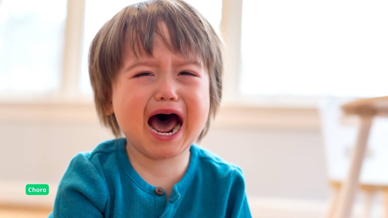 Criança chorando.
