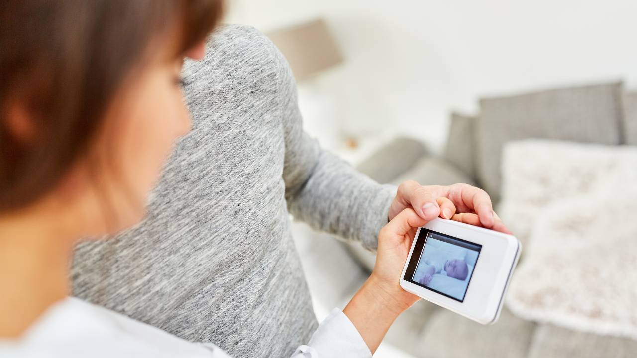 Melhores Babás Eletrônicas para o quarto do bebê!