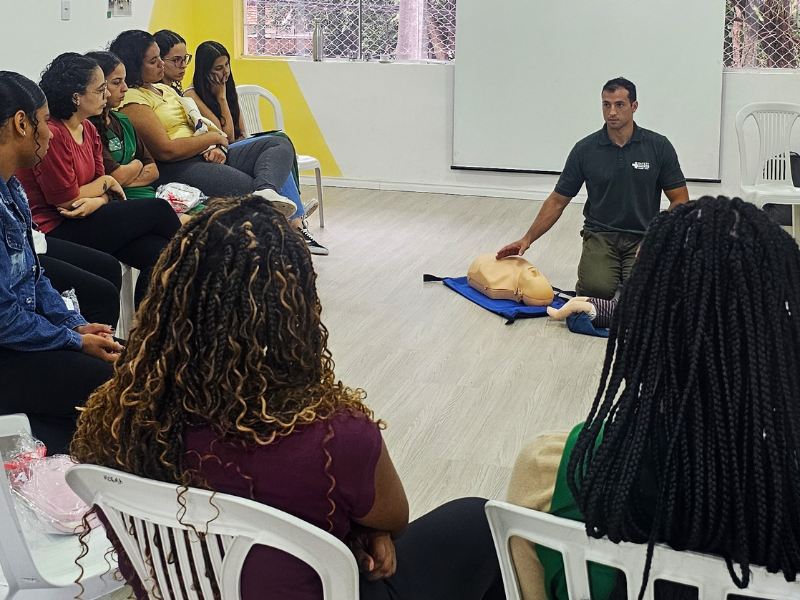 Treinamento primeiros socorros professores aviva.
