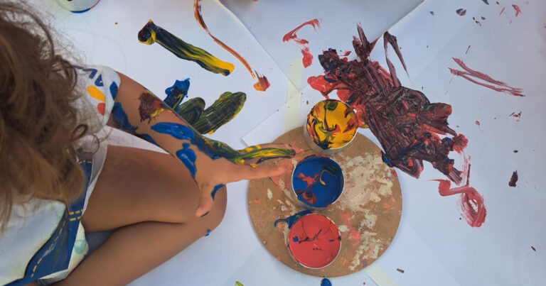 Aprender brincando: como a brincadeira influencia o aprendizado das crianças
